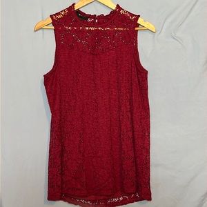 Lace sleeveless blouse